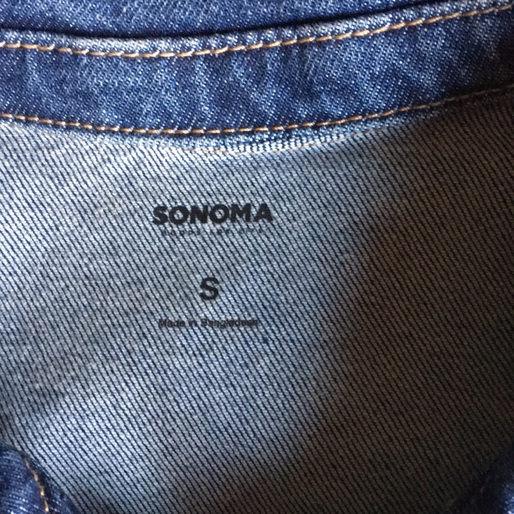 NWT, Cropped Denim Jacket - Picture 4 of 10